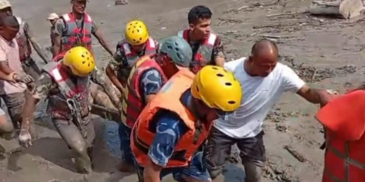 रसुवा बाढीमा हालसम्म २७० जनाको मृत्यु, २८ प्रहरी अझै सम्पर्कविहीन