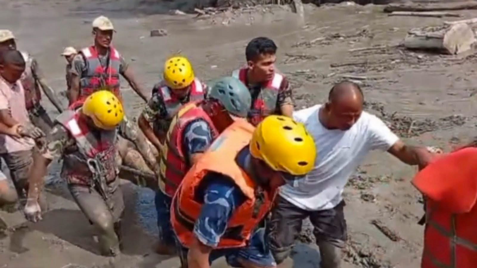 भोटेकोशी बाढी अपडेट: मृतकको संख्या १२ सय ९० पुग्यो