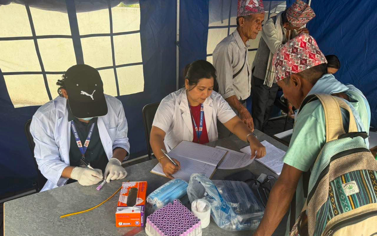 बाढीमा सम्पर्कविहीनको पहिचानका लागि बर्दियामा ५५ जनाको डीएनए नमुना संकलन, आज पनि जारी
