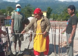 निर्माण व्यावसायमा उदाहरण बन्न सफल हुनुभएकी महिला निर्माण व्यवसायी सुमन