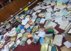 छानो चुहिएर भिज्न थाल्यो उपत्यका सार्वजनिक पुस्तकालयमा रहेका महत्वपूर्ण पुस्तक