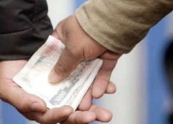सशस्त्र प्रहरीका जवान घुस सहित पक्राउ