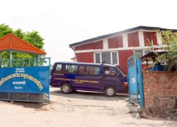 काठमाडौँको चाबहिलमा छापा मार्दा एक करोडका सामान बरामद