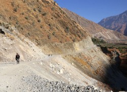कृत्रिम अभाव देखाएर कालाबजारी गर्नेलाई कारबाही गर्न कर्णालीका उपभोक्ताको माग