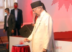 एमालेको घोषणापत्र सार्वजनिक, समृद्ध नेपाल सुखी नेपालीको अवधारणा