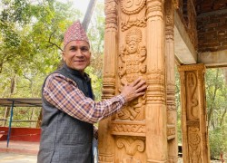 काष्ठकलामा सात पुस्तादेखिको विरासत जोगाउँदै भीमबहादुर