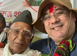 राप्रपा बर्दिया क्षेत्र २ संघिय सांसद उम्मेदवार रावल बर्दियामा, दशै बृद्ध आमाबुबासँग मनाउने