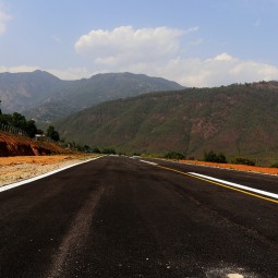 जहाज चढ्न पाइने टुङ्गो नभएको बलेवा विमानस्थल
