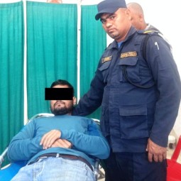 खुकुरी हानेर फरार आकाशजंगलाई बाँके प्रहरीले हान्यो गोली : ३ गोली फायर, १ गोली लाग्यो