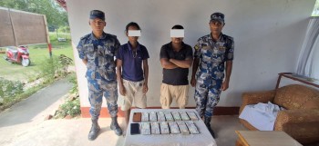 स्रोत नखुलेको १३ लाख रुपैयाँसहित दुई जना सशस्त्र प्रहरीको नियन्त्रणमा