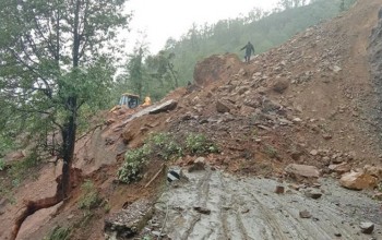 पुष्पलाल राजमार्गको पर्वत खण्ड अझै अवरुद्ध