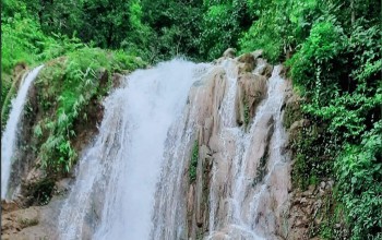 ओझेलमा दाङको मनमोहक ‘झाँक्रीगेल’ झरना