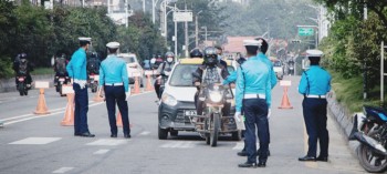 २६ सय ९२ चालक ट्राफिक प्रहरीको कारबाहीमा