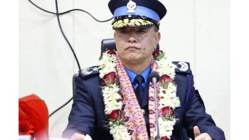 आईजीपीबाट अवकाश पाएकै दिन खापुङमाथि कठोर निर्णय, लगाइयो विदेश भ्रमणमा रोक