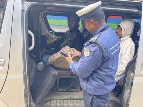 बाँके ट्राफिक प्रहरीले निकाल्यो ३ सय गाडीमा राखिएका  ४६७ अवैध सिट