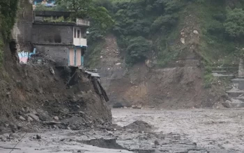 दार्चुला : बाढी, पहिरोमा बेपत्ता १० जनाको अवस्था अज्ञात, खोजीकार्य जारी