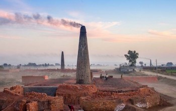 महामारीका कारण एउटा उद्योगलाई दुई करोड नोक्सान : जग्गा बेचेर ऋण तिर्दै इँटा व्यवसायी