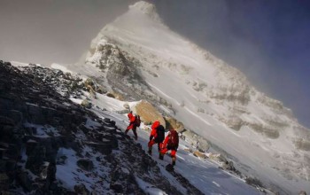 आज सगरमाथाको चुचुरोमा मानव पाइला राखेको दिन