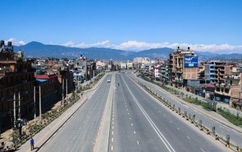 काठमाडौं उपत्यकामा निषेधाज्ञा थप कडाइ: बिहान ९ बजेसम्म मात्रै पसल खुला, फुटपाथ व्यवसाय बन्द