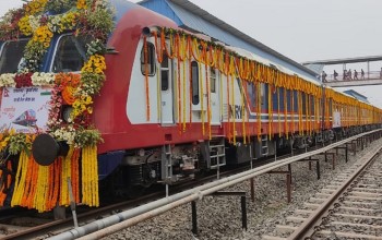 नेपालमा रेल सेवाको ऐतिहासिक फड्को : पहिलो दिन साधारण र एसी सिटमा यात्रु भरिभराउ