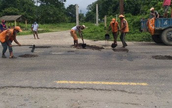 आपसी समन्वय नहुँदा काठमाडौँका सडकमा खाल्डा-खुल्डी : एउटाले भत्काउने अर्कोले बनाउने  