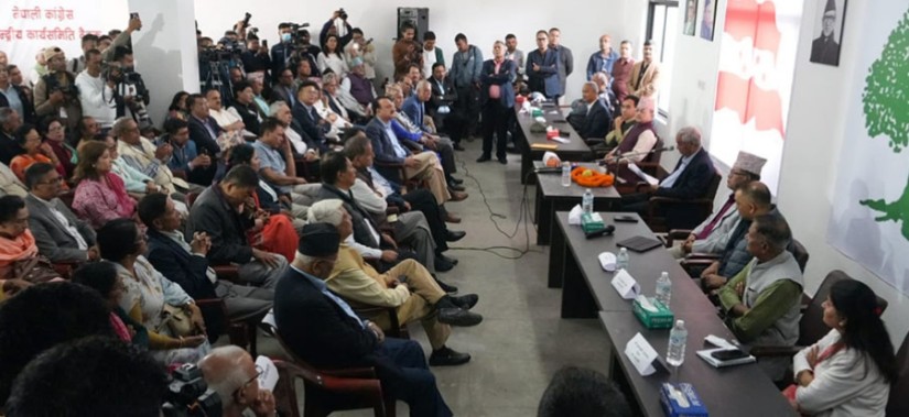 कांग्रेसलाई अनिर्णयको बन्दी बनाइँदै, फेरि सारियो केन्द्रीय समिति बैठक