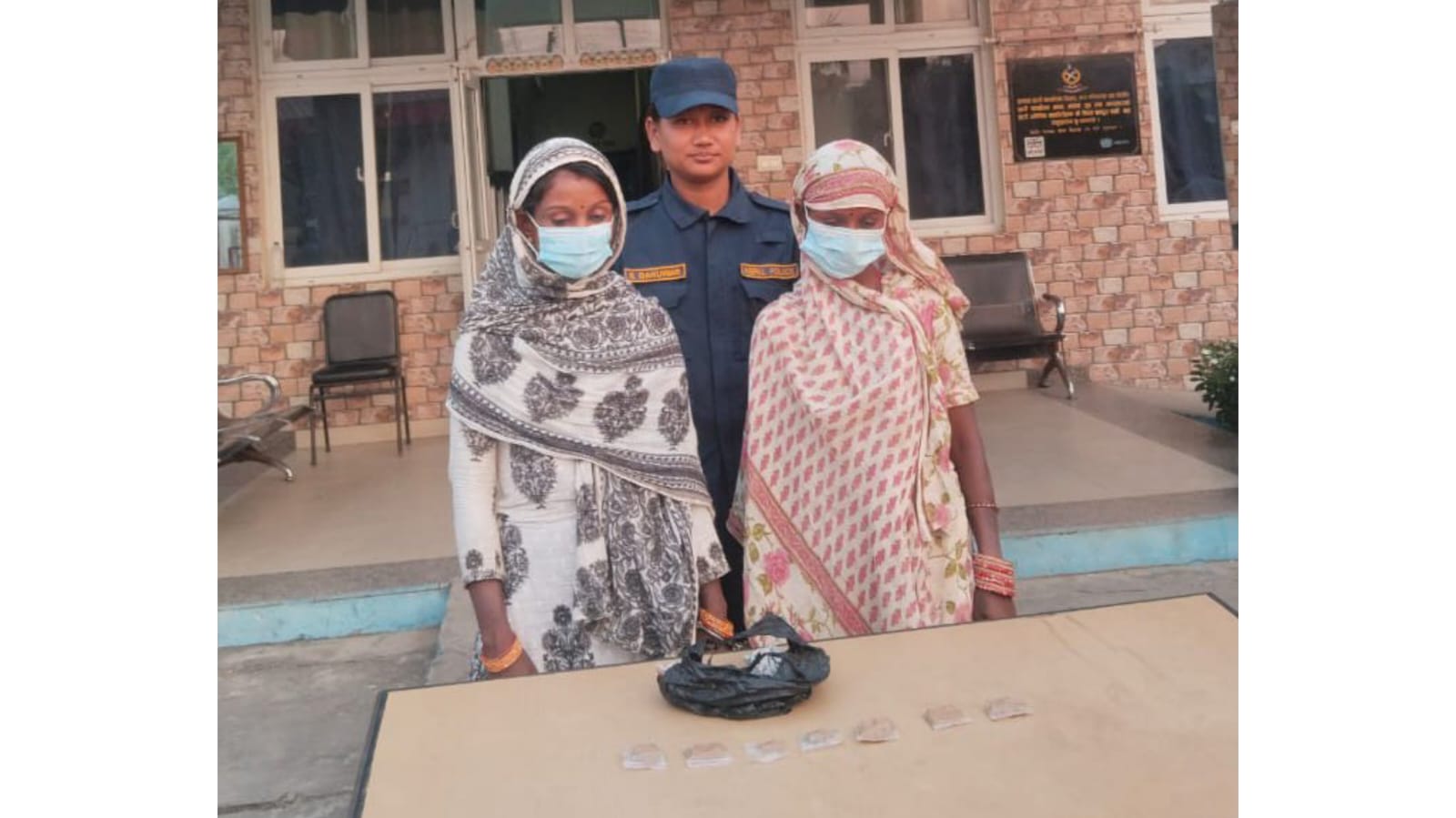 दुई महिला ४४ ग्राम बढी ब्राउन सुगरसहित प्रहरीको नियन्त्रणमा