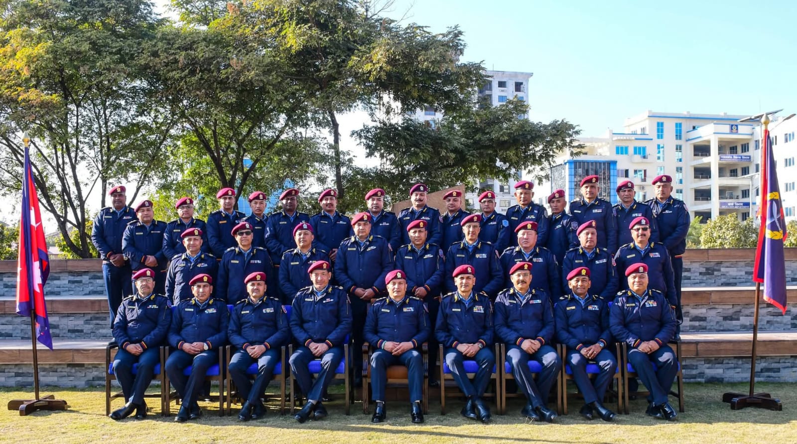 डीएसपीबाट एसपीका बढुवा भएका १६ प्रहरी अधिकृतले लगाए दर्ज्यानी चिन्ह