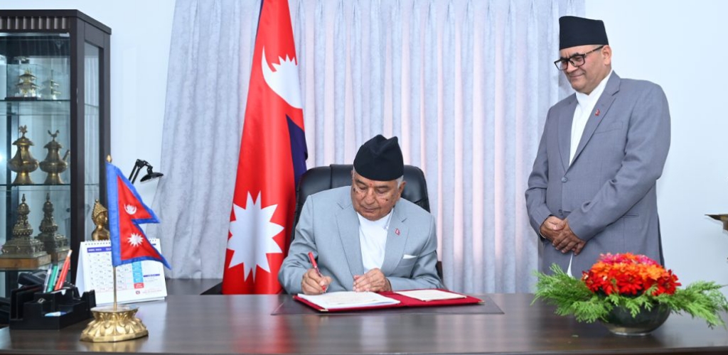 राष्ट्रपतिद्वारा संसद अधिवेशन आह्वान