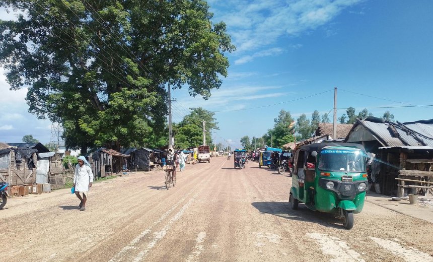 नरैनपुरमा अटोरिक्सा सञ्चालनमा आएपछि स्थानीयलाई आवागमनमा सहज